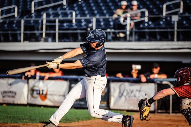 Fond du Lac Dock Spiders' Reece McCarthy at bat