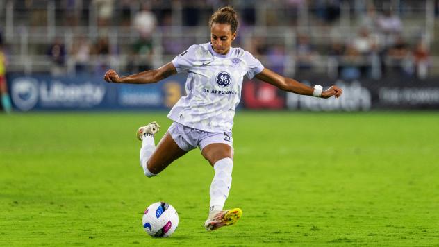 Racing Louisville FC defender Ellie Jean