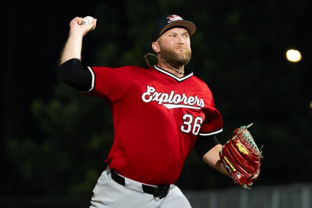 Sioux City Explorers pitcher Nate Gercken