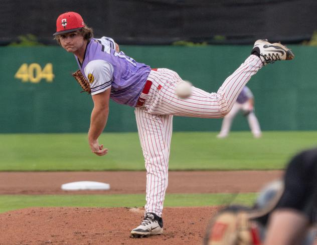 Ottawa Titans pitcher Shane Telfer