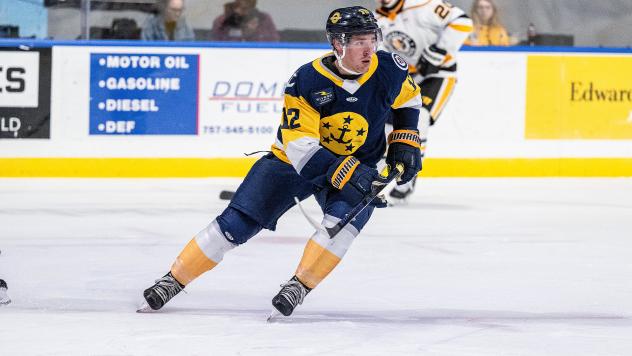 Norfolk Admirals forward Matt Crasa