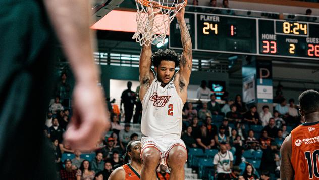 Calgary Surge guard Jameer Nelson, Jr. dunks