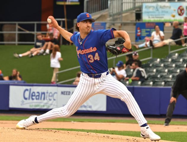 Syracuse Mets pitcher Brandon Sproat