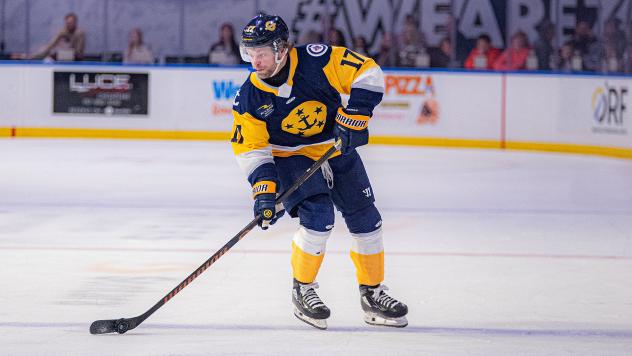 Norfolk Admirals defenseman Jaden Shields