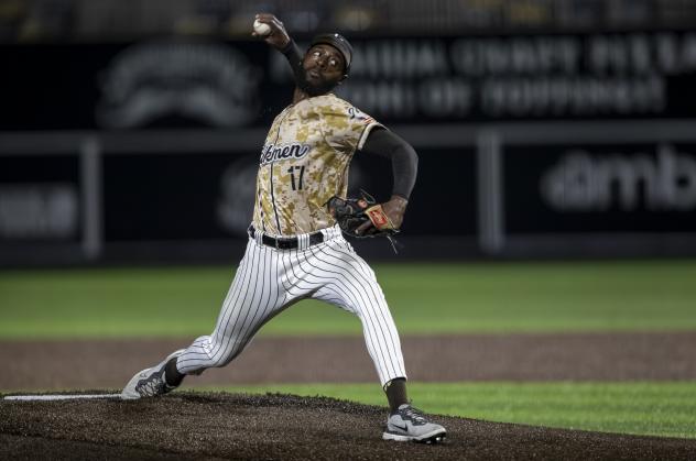Tahnaj Thomas pitching for the Milwaukee Milkmen