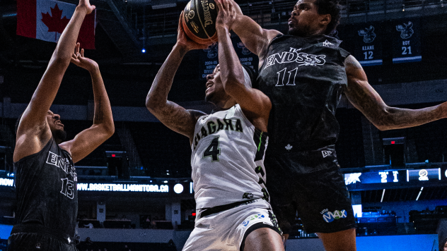 Niagara River Lions guard Khalil Ahmad in traffic