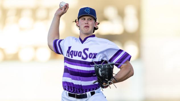 Everett AquaSox' Ryan Sloan in action