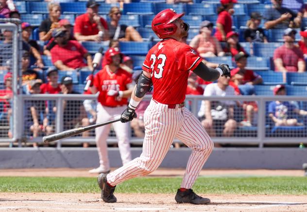 Ottawa Titans catcher Victor Cerny
