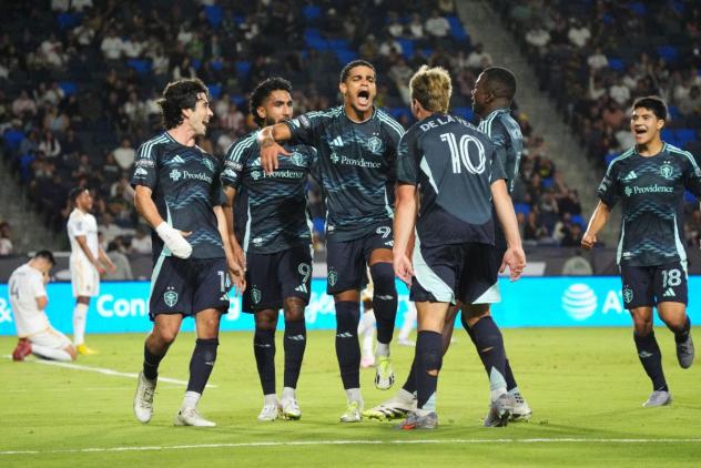 Sounders FC forward Osaze De Rosario reacts after his goal