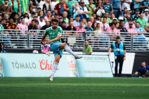 Sounders FC midfielder Cristian Roldan
