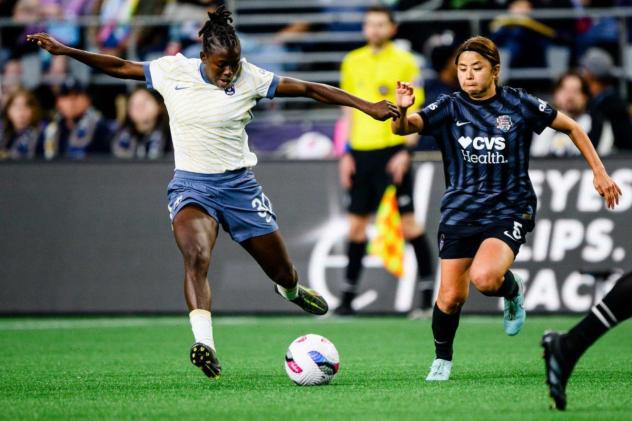 Seattle Reign FC forward Nérilia Mondésir