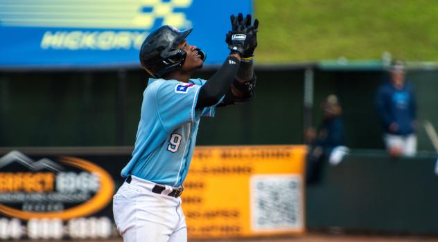 Hickory Crawdads third baseman Esteban Mejia