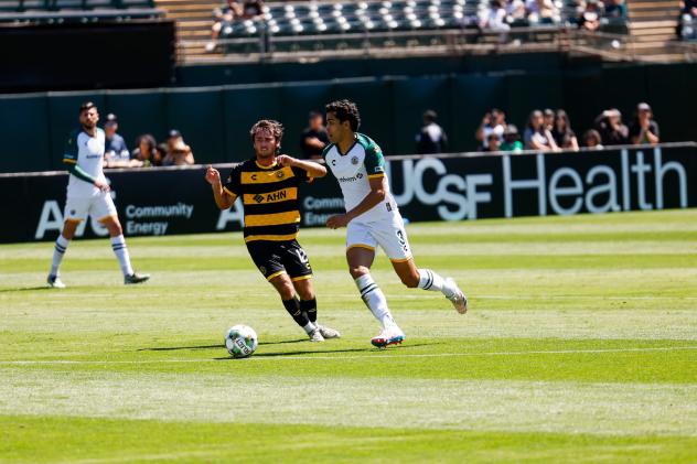 Oakland Roots SC battles Pittsburgh Riverhounds SC