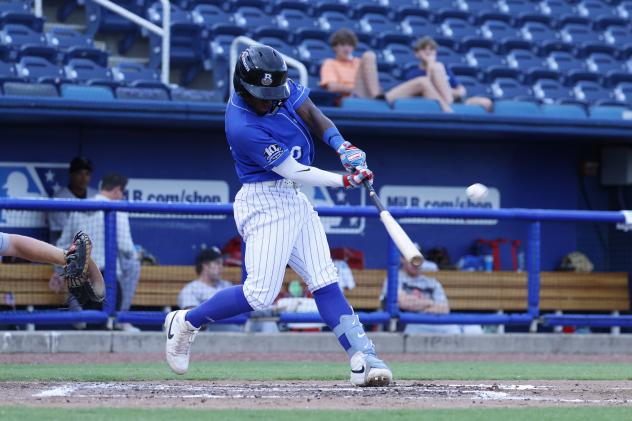 Biloxi Shuckers outfielder Luis Lara