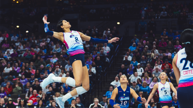 Omaha Supernovas outside hitter Reagan Cooper soars