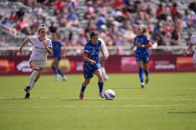 Manaka Matsukubo of the North Carolina Courage vs. Angel City FC
