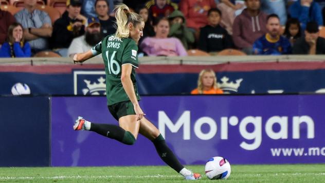 Racing Louisville FC forward Janine Sonis