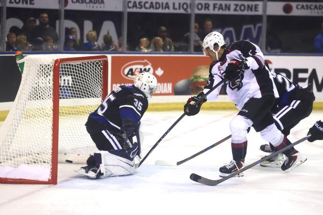 Vancouver Giants score against the Victoria Royals