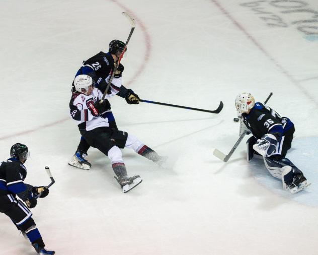 Vancouver Giants battle the Victoria Royals