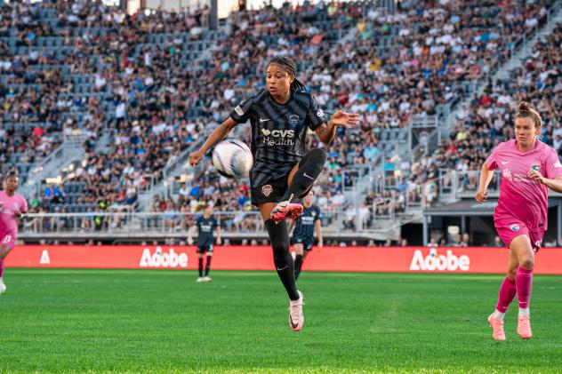 Washington Spirit controls a ball against San Diego Wave FC