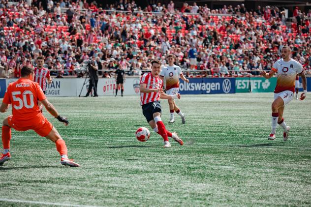 Atlético Ottawa striker Sam Salter