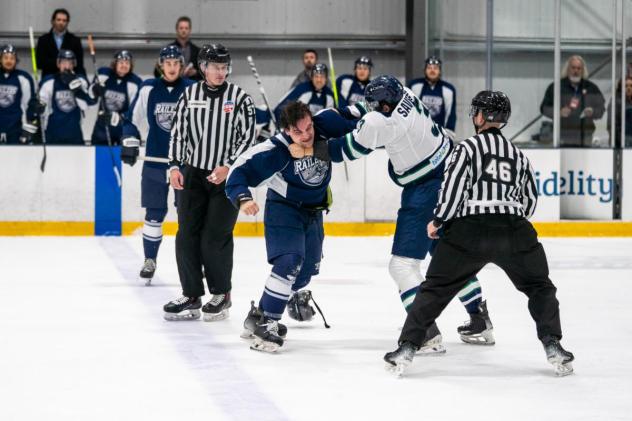 Worcester Railers and Maine Mariners fight in the preseason