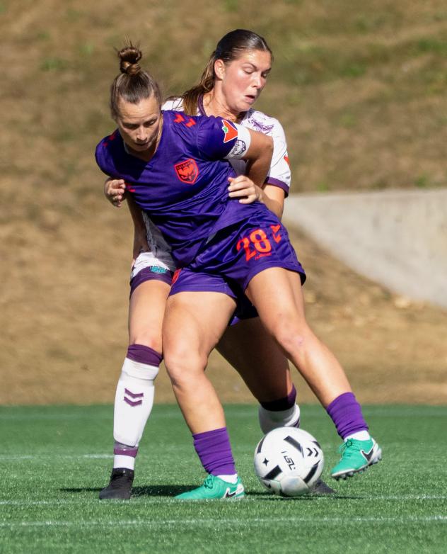 Calgary Wild FC midfeidler Meggie Dougherty Howard vs. Halifax Tides FC