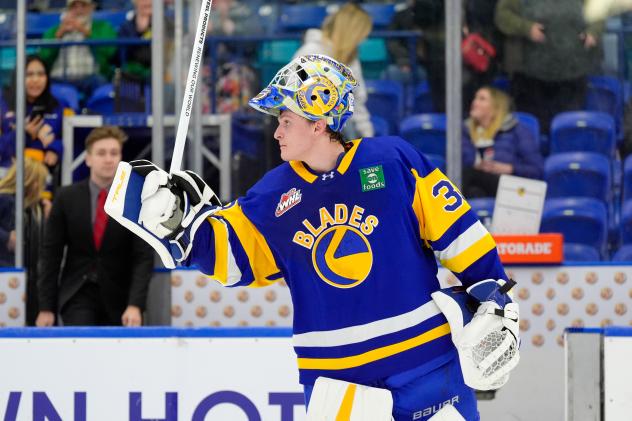Saskatoon Blades goaltender Evan Gardner