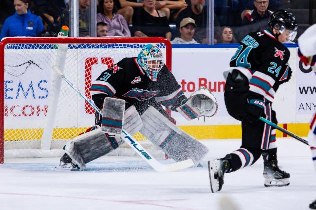Kelowna Rockets goaltender Jake Pilon