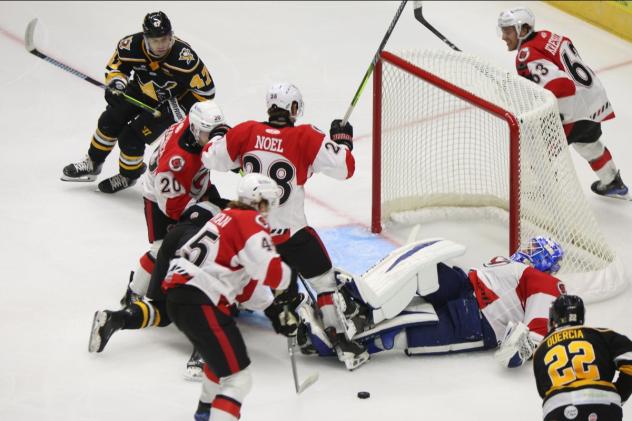 Wheeling Nailers look for a score against the Cincinnati Cyclones