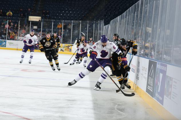 Youngstown Phantoms defenseman Jayden Veney vs. the Green Bay Gamblers