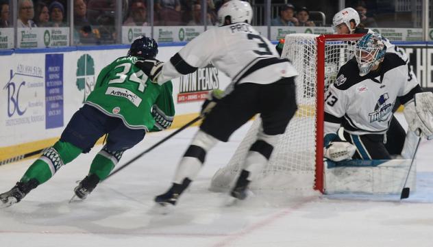 Florida Everblades forward Jesse Lansdell (left) vs. the Wichita Thunder