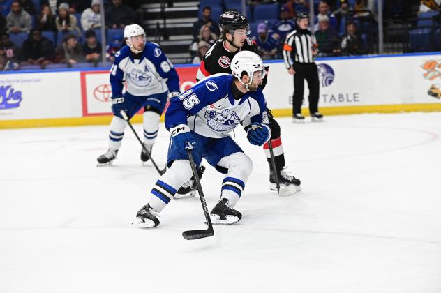 Syracuse Crunch center Dylan Duke