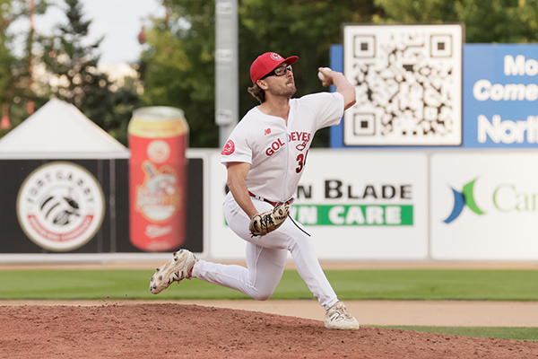 Winnipeg Goldeyes pitcher Ben Onyshko