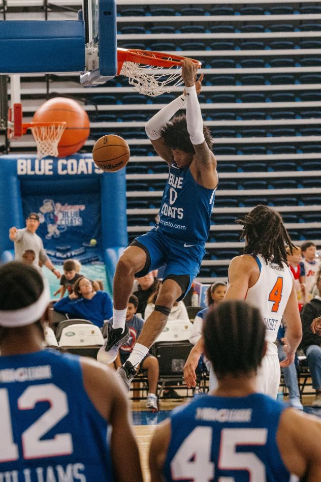 Delaware Blue Coats forward Dominick Barlow dunks against the Westchester Knicks