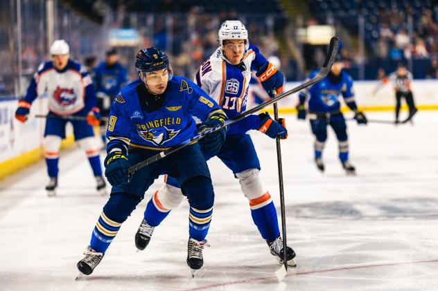 Springfield Thunderbirds defenseman Michael Buchinger