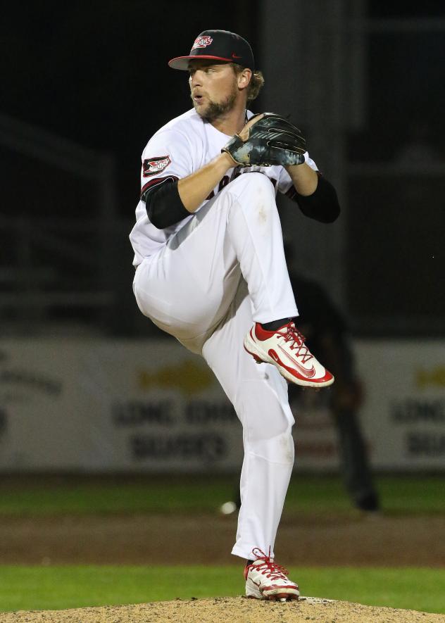 Sioux City Explorers pitcher Chase Jessee