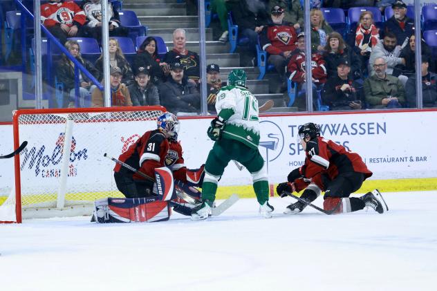 Vancouver Giants goaltender Kelton Pyne and defenceman Ethan Mittelsteadt vs. the Everett Silvertips