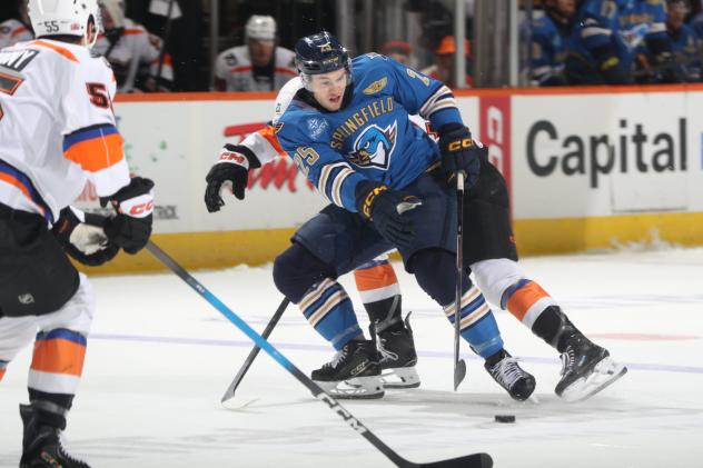 Springfield Thunderbirds forward Sam Stange