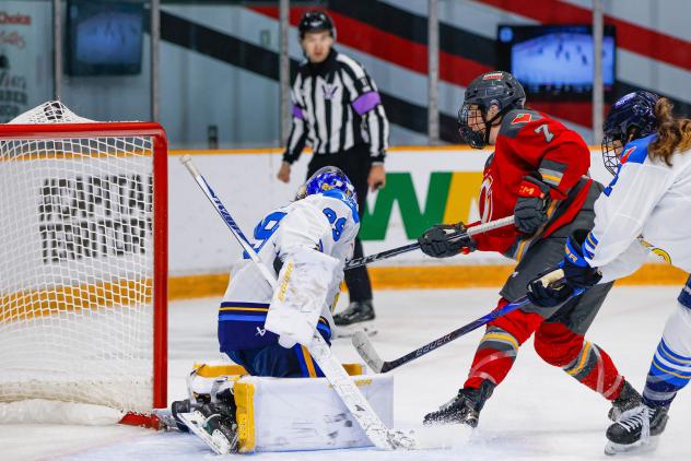 Ottawa Charge forward Élizabeth Giguère shoots against the Toronto Sceptres