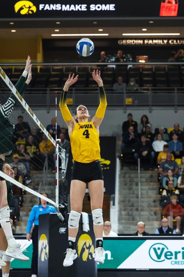 Iowa setter Claire Ammeraal