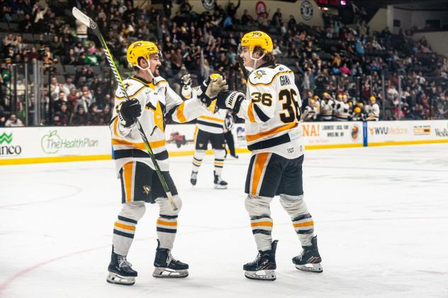 Wheeling Nailers exchange congratulations