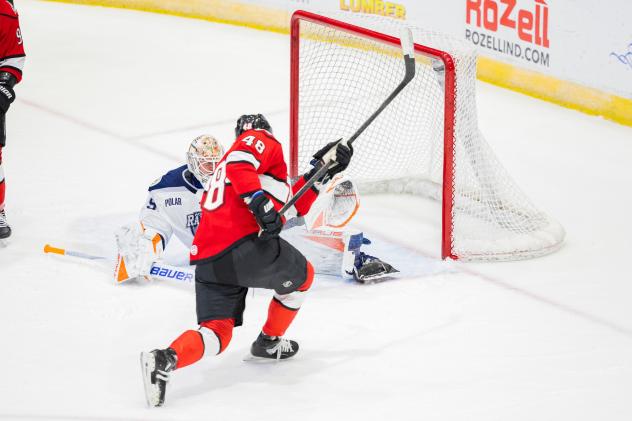 Adirondack Thunder forward Tag Bertuzzi shoots against the Worcester Railers