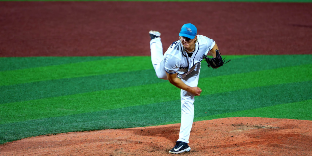 Pitcher Konsta Kurikka with the Karachi Monarchs