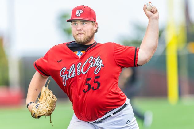 Pitcher Max Martzolf with the New Jersey Jackals