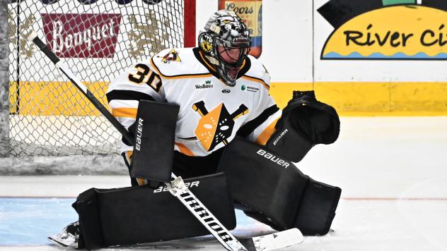 Wheeling Nailers goaltender Jake Smith