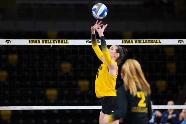 Setter Claire Ammeraal with Iowa