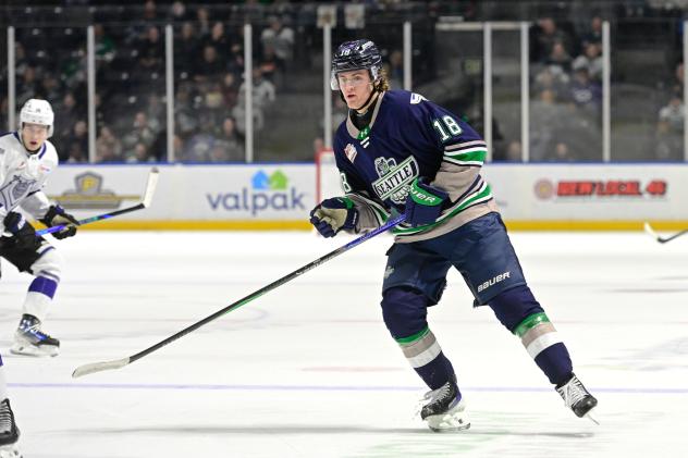 Centre Colton Gerrior with the Seattle Thunderbirds