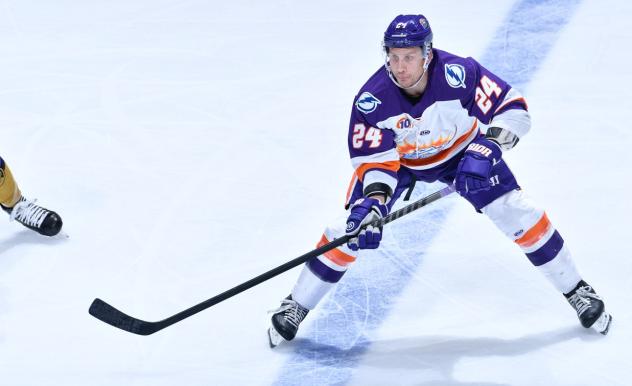 Defenseman Steve Oleksy with the Orlando Solar Bears
