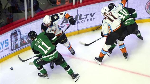 Texas Stars forward Harrison Scott (left) vs. the San Diego Gulls
